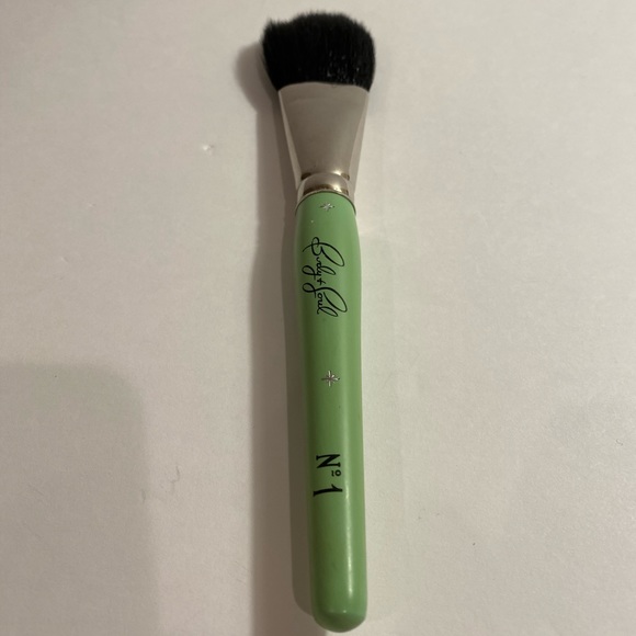 Body & Soul No1 Face/Powder Brush & Powder. - Picture 4 of 16